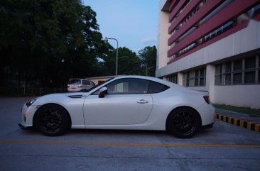 Sell Pearl White 2013 Subaru Brz Manual Gasoline at 40000 km in Manila