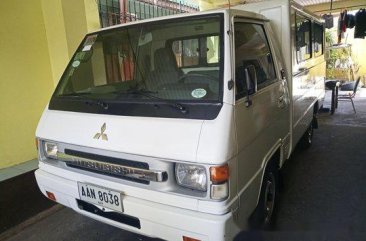 Sell White 2014 Mitsubishi L300 at 45240 km 