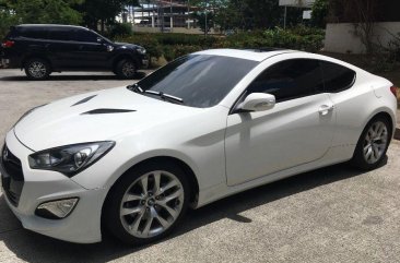 2nd Hand Hyundai Genesis 2013 Coupe at 40000 km for sale