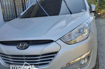 Selling Silver Hyundai Tucson 2012 in Pasig