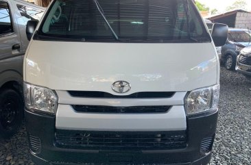 Selling White Toyota Hiace 2017 Manual Diesel in Mandaluyong