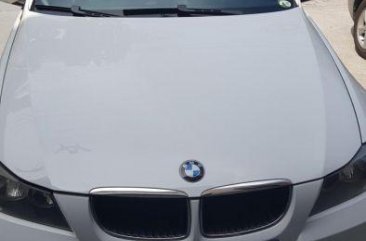 White Bmw 320I 2009 for sale Automatic