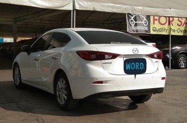 White Mazda 3 2015 at 15000 km for sale