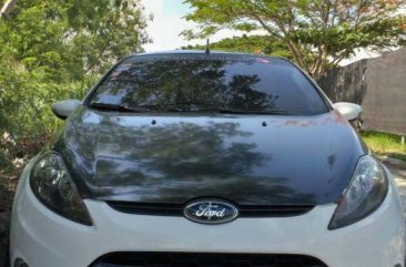 Selling 2nd Hand Ford Fiesta 2010 in Makati