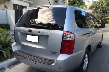 2nd Hand Kia Carnival 2012 at 30000 km for sale