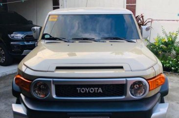 Selling 2nd Hand Toyota Fj Cruiser 2015 in Lipa