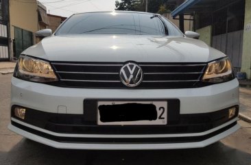 Sell 2nd Hand 2016 Volkswagen Jetta Automatic Diesel in Quezon City