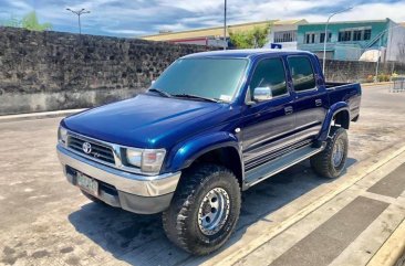 Toyota Hilux 2000 for sale in Las Piñas