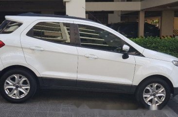 White Ford Ecosport 2014 at 55000 km for sale 