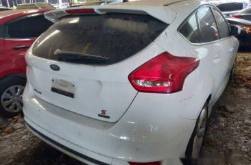 White Ford Focus 2016 at 33000 km for sale in Makati