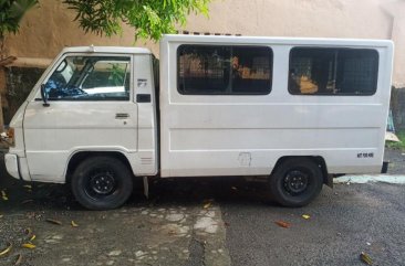 Selling Mitsubishi L300 2011 Manual Diesel in Quezon City