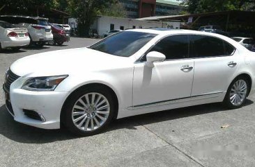 White Lexus Ls 460 2013 at 43175 km for sale 