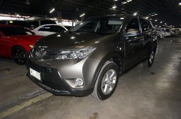 Selling Toyota Rav4 2013 in Makati