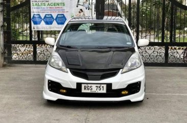 White Honda Jazz 2009 Hatchback Automatic Gasoline for sale in Manila