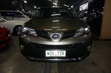 Selling Toyota Rav4 2013 in Makati
