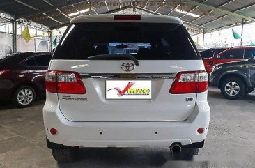 Selling White Toyota Fortuner 2010 Automatic Diesel at 118000 km 