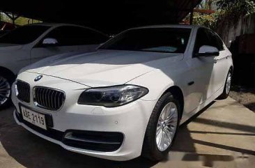 Selling White Bmw 520D 2015 at 37753