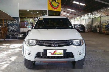 Selling White Mitsubishi Strada 2013 Manual Diesel at 51000 km 