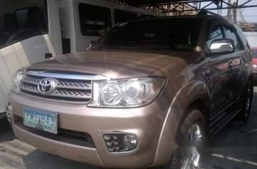 Selling Beige Toyota Fortuner 2010 at 85000 km 