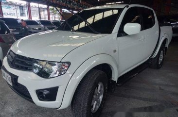 Selling White Mitsubishi Strada 2014 Automatic Diesel 