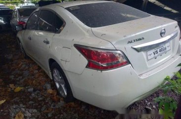 Selling White Nissan Altima 2015 at 16000 km in Makati