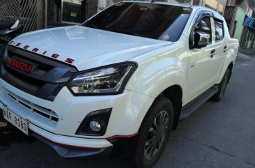 Selling Used Isuzu D-Max 2017 Automatic Diesel at 50000 km in Olongapo