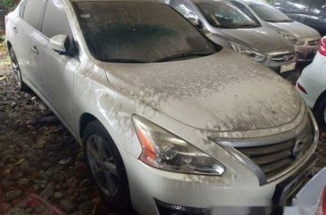 Selling White Nissan Altima 2015 at 16000 km in Makati