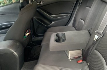 Selling Silver Mazda 3 2016 in Manila