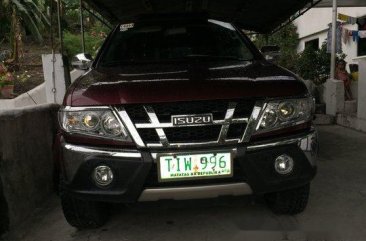 Selling Red Isuzu Crosswind 2012 at 43000 km