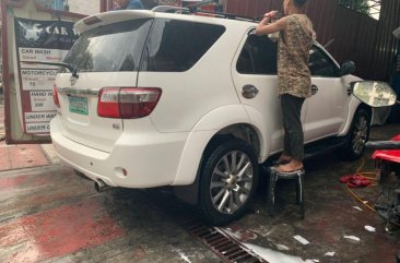 Selling Toyota Fortuner 2009 Automatic Diesel in Quezon City