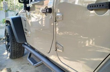 Selling Jeep Wrangler 2017 Automatic Gasoline in San Fernando