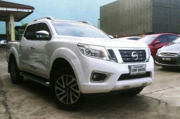 White Nissan Navara 2017 at 17640 km for sale