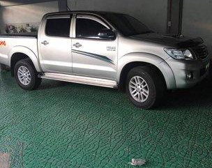 Selling Silver Toyota Hilux 2013 Manual Diesel in Manila