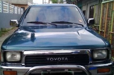 Selling 2nd Hand Toyota Hilux 2002 in Quezon City