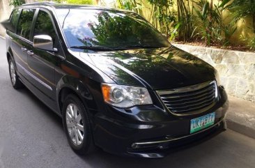 Sell 2nd Hand 2012 Chrysler Town And Country at 28000 km in Pasig