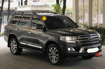 Selling Toyota Land Cruiser 2019 at 10000 km in Manila