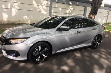 Selling 2nd Hand Honda Civic 2018 Sedan Automatic Gasoline at 3800 km in Makati