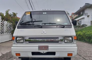 Sell 2nd Hand 2017 Mitsubishi L300 Van at 18000 km in Cebu City