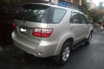 Sell 2nd Hand 2010 Toyota Fortuner at 70000 km in Pasig