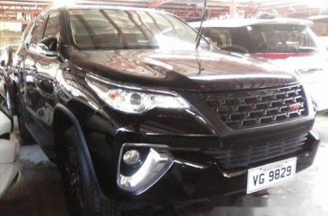 Sell Black 2016 Toyota Fortuner at 6000 km