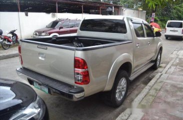 Selling Toyota Hilux 2013 at 48000 km in Manila