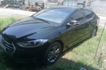 2nd Hand Hyundai Elantra 2019 Automatic Gasoline for sale in Santo Tomas