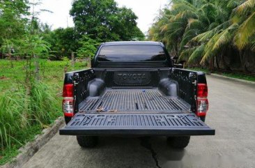 Sell Black 2013 Toyota Hilux at 10000 km in Cebu City