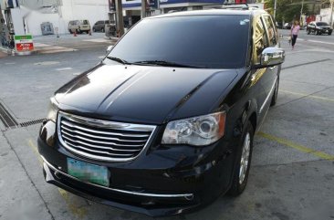Selling 2nd Hand Chrysler Town And Country 2012 in Pasig
