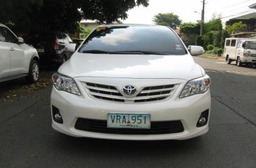 Selling Pearl White Toyota Corolla Altis 2014 Automatic Gasoline in Quezon City