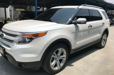 Pearl White Ford Explorer 2014 Automatic Gasoline for sale in Parañaque