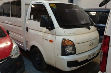 Selling 2nd Hand Hyundai H-100 2016 Van in Quezon City