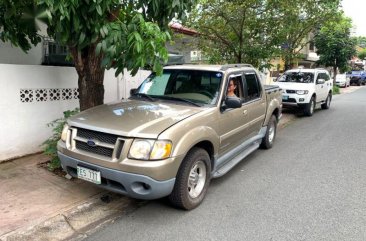 Selling Ford Explorer 2003 at 118814 km in Cainta