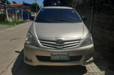 2nd Hand Toyota Innova 2009 at 75000 km for sale