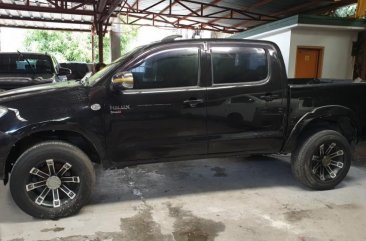 Black Toyota Hilux 2011 for sale in Quezon City